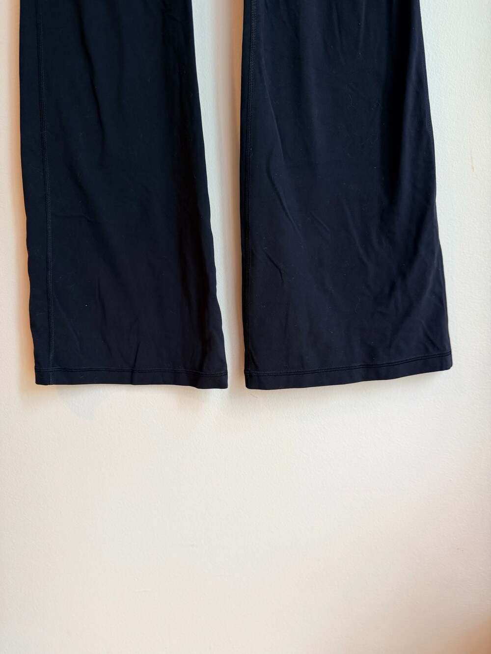 Aritzia Golden High-Rise Flare Leggings Black Size 10 - Picture 3 of 7
